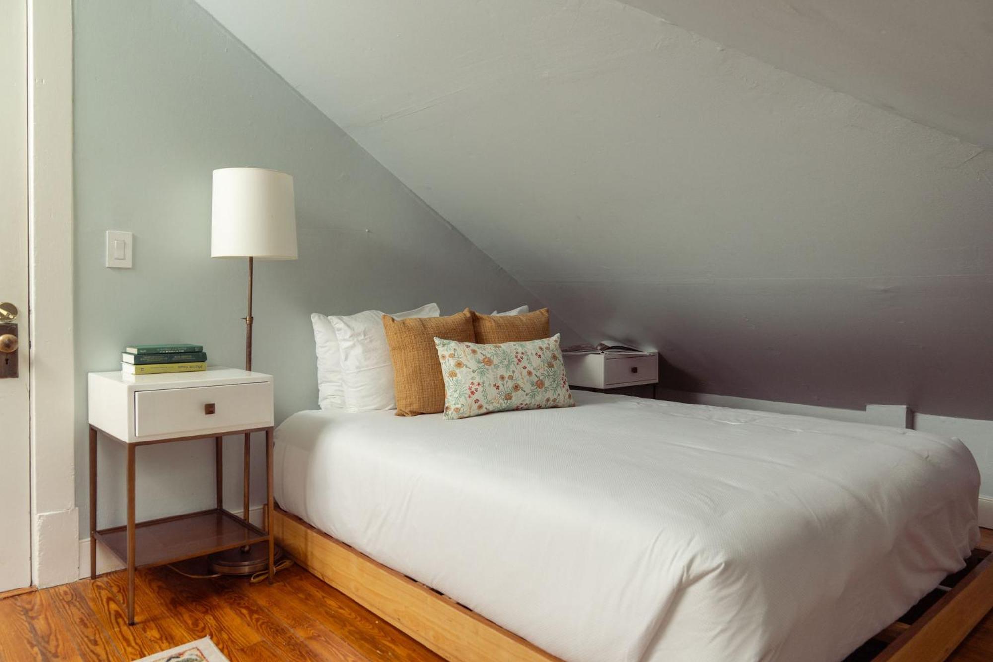 The Clifton Hotel ชาร์ลอตต์สวิลล์ ภายนอก รูปภาพ