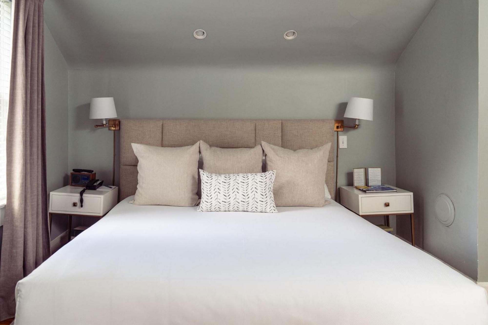 The Clifton Hotel ชาร์ลอตต์สวิลล์ ภายนอก รูปภาพ