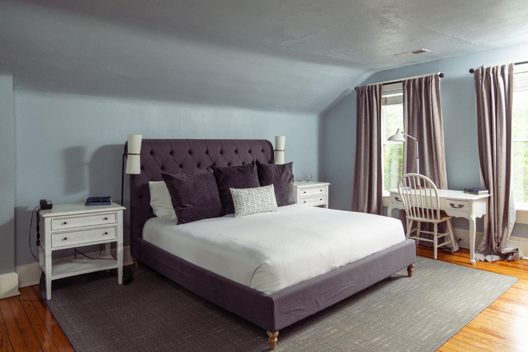 The Clifton Hotel ชาร์ลอตต์สวิลล์ ภายนอก รูปภาพ