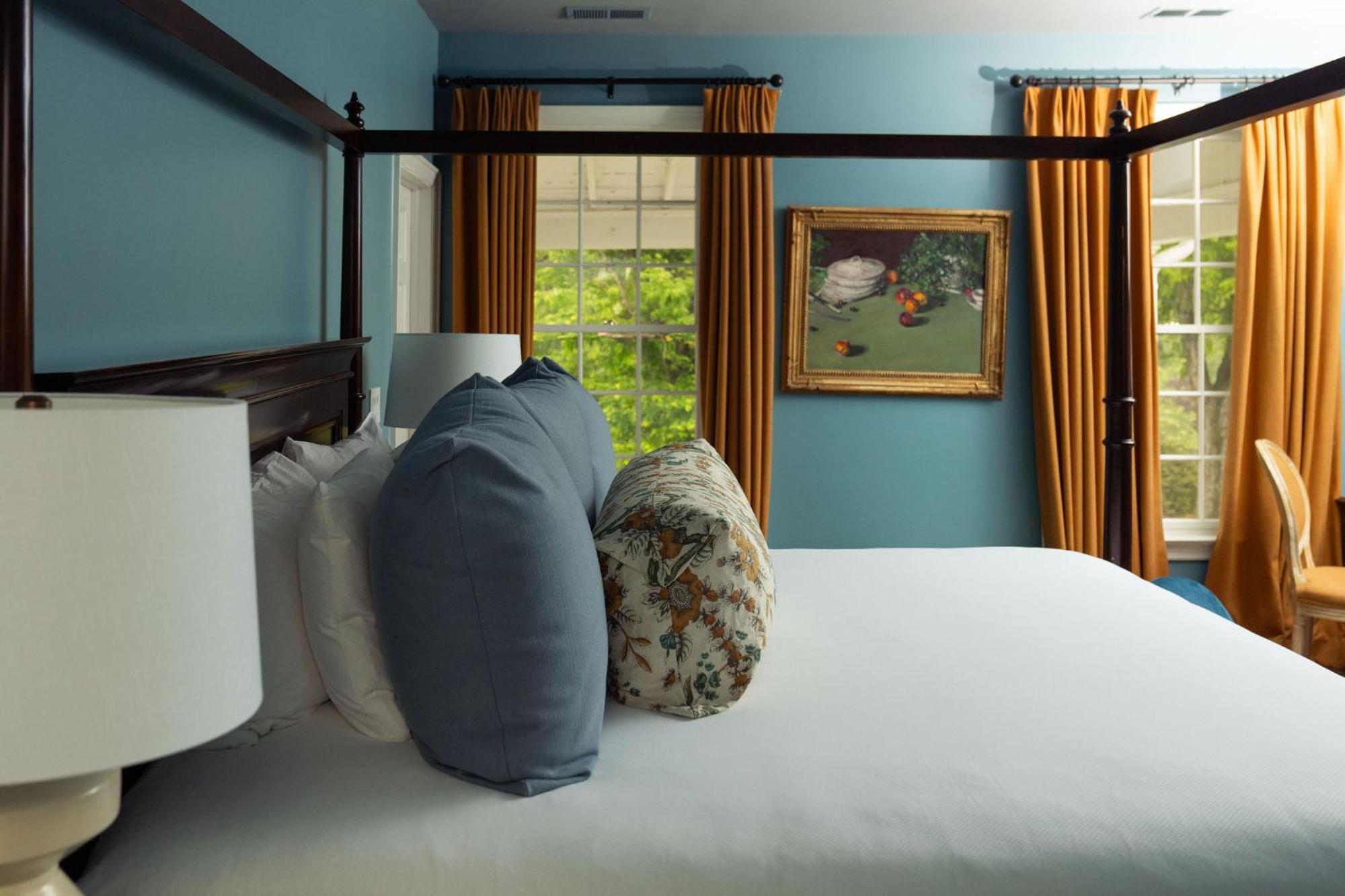 The Clifton Hotel ชาร์ลอตต์สวิลล์ ภายนอก รูปภาพ